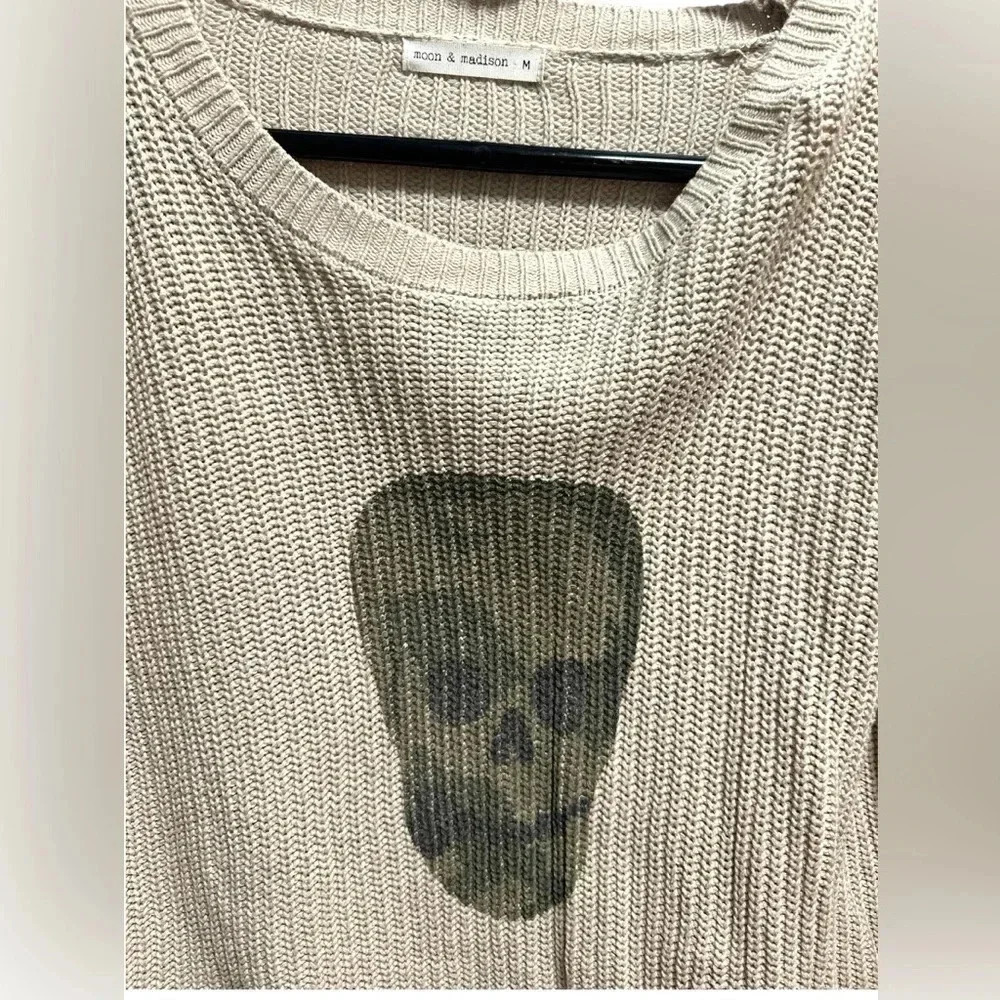 MOON AND MADISON TAN AND GREEN SKULL OVERSIZED SWEATER - Picture 2 of 3